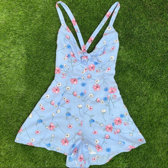 Beautiful ROMPER 😇 - Picture 1 of 6